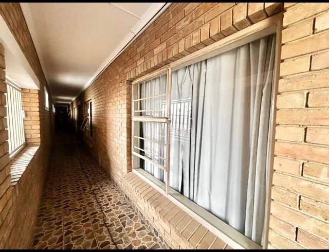 1,400M² BUSINESS CENTRE FOR SALE IN ANNADALE